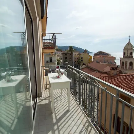 La Piazzetta * Santa Maria di Castellabate