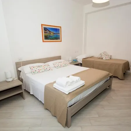 La Piazzetta Bed & Breakfast *
